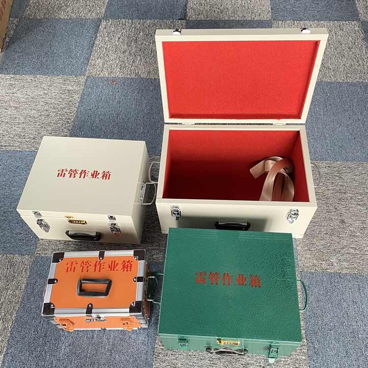 黄岩爆破工程作业箱如何选择？玻璃钢与传统材质的全面对比